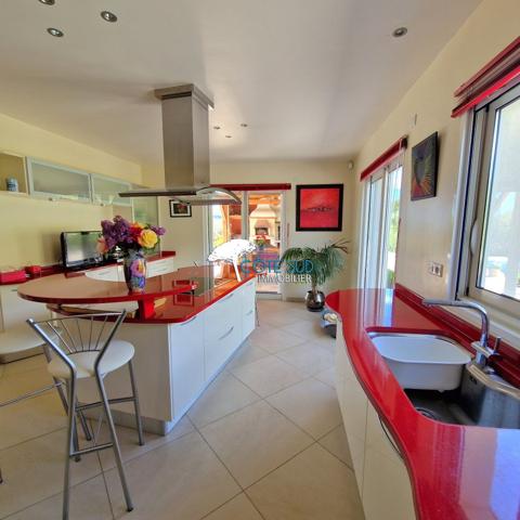 Villecroze (83690) Villa 9 pièces 5 chambres avec piscine et salle de sport, salle de billard...