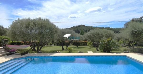 Villecroze (83690) Villa 9 pièces 5 chambres avec piscine et salle de sport, salle de billard...