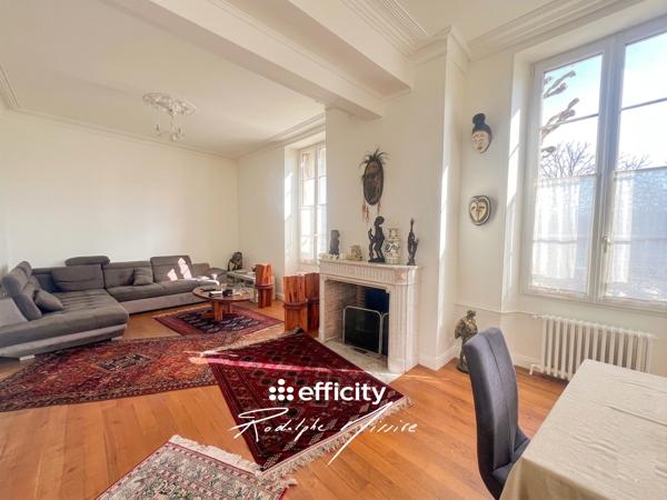 Maison 8 pièces - 240 m²