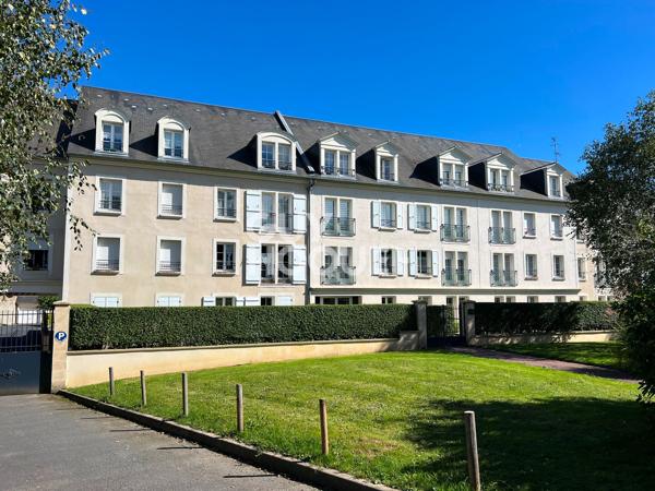 A BAYEUX, appartement F3 à BAYEUX (14400) de 59,35 m² loi CARREZ, avec garage, parking et cave.