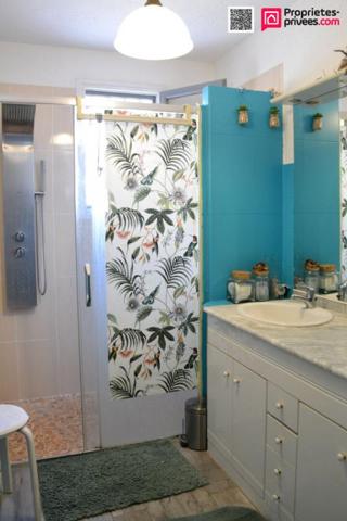 Maison de plain pied avec beau terrain