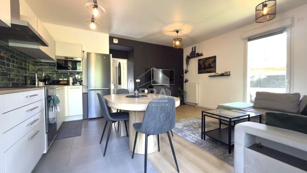 COUP DE COEUR 3 PIÈCES REZ-DE-JARDIN GRAND JARDIN 90 m²