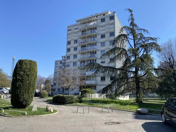 Parking / Box à louer à Barberaz (73000)