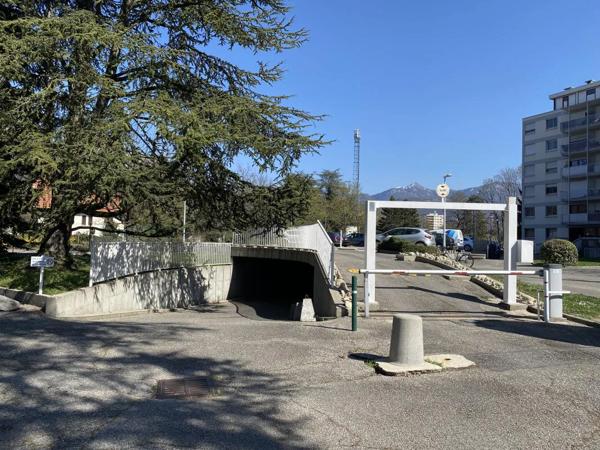 Parking / Box à louer à Barberaz (73000)