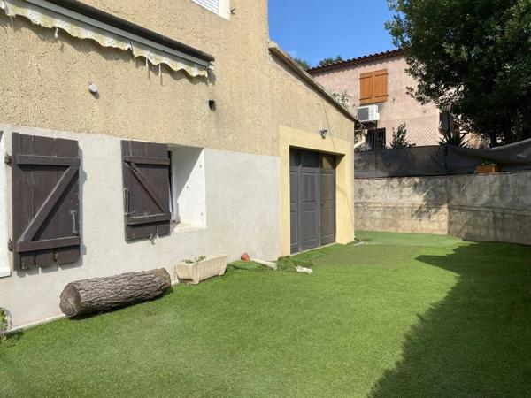 En eXclusivité / Bas de villa - appartement T4 de 93 m² en rez-de-jardin / Toulon Ouest