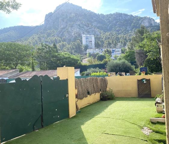 En eXclusivité / Bas de villa - appartement T4 de 93 m² en rez-de-jardin / Toulon Ouest