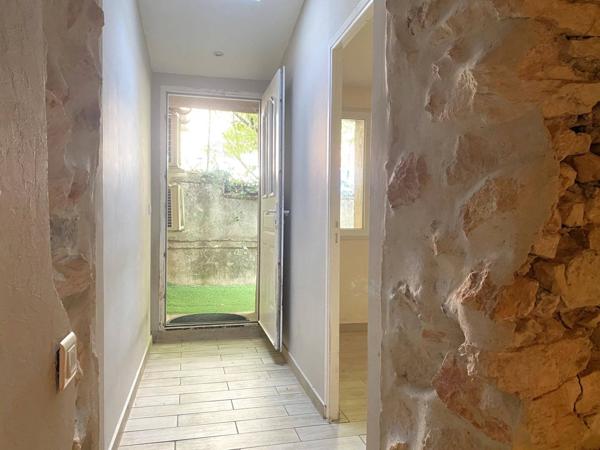 En eXclusivité / Bas de villa - appartement T4 de 93 m² en rez-de-jardin / Toulon Ouest