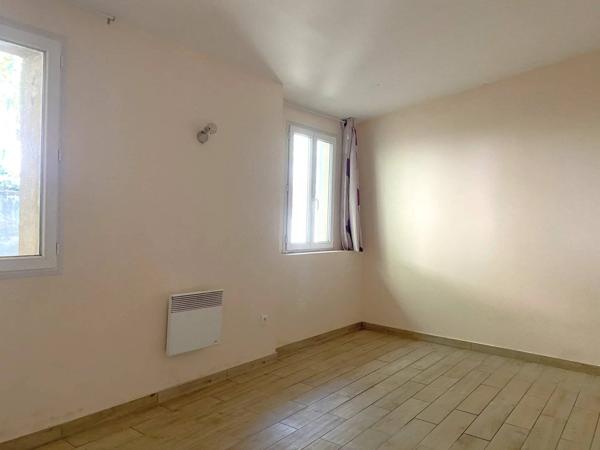 En eXclusivité / Bas de villa - appartement T4 de 93 m² en rez-de-jardin / Toulon Ouest