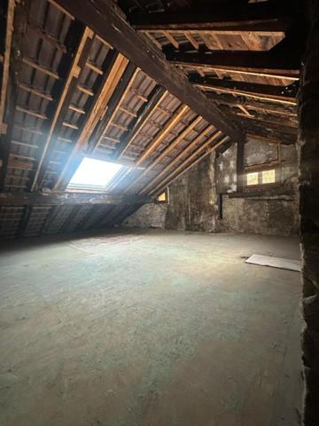 Au coeur de la vieille ville d'Annecy, plateau à rénover en T3