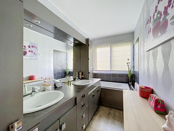 Brest : Appartement soigné de 88 m² 3 chambres avec balcon