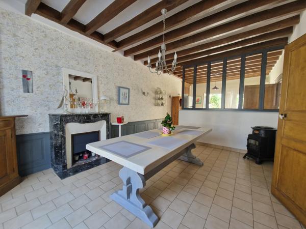 superbe maison de village avec grand jardin, dépendance et garage