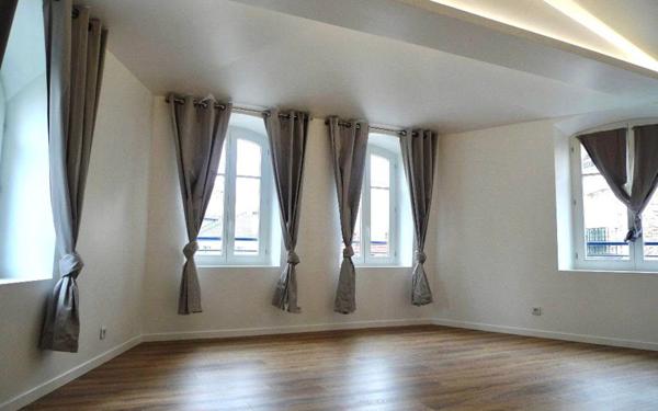 Appartement à louer    2 pièces • 49,30 m2 Maisons-Alfort
