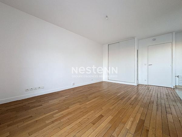 BOULOGNE BILLANCOURT- QUARTIER ILE SEGUIN /RIVES DE SEINE - Studio en étage élevé