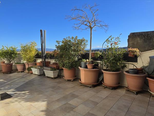 Maison lumineuse avec garage, terrasse et vue exceptionnelle