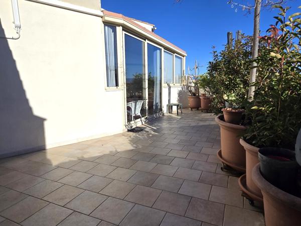 Maison lumineuse avec garage, terrasse et vue exceptionnelle