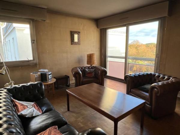 Vue imprenable sur le Bois de Vincennes, dernier étage lumineux à Saint-Mandé