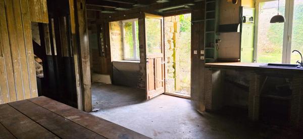 Mellionnec (22110) Maison de 70 m² sur terrain de 6638 m² avec dépendances – Environnement calme et boisé