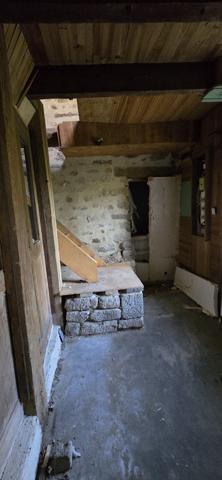 Mellionnec (22110) Maison de 70 m² sur terrain de 6638 m² avec dépendances – Environnement calme et boisé