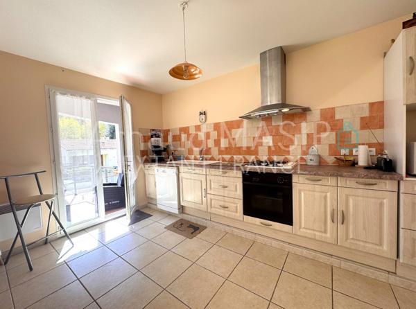 VILLA PLAIN PIED 4F, 3 CHAMBRES AVEC TERRASSES, JARDIN ET GARAGE, EMPLACEMENT CALME