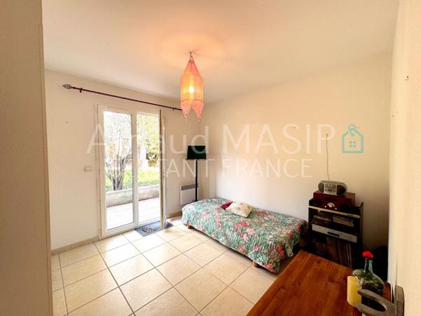 VILLA PLAIN PIED 4F, 3 CHAMBRES AVEC TERRASSES, JARDIN ET GARAGE, EMPLACEMENT CALME