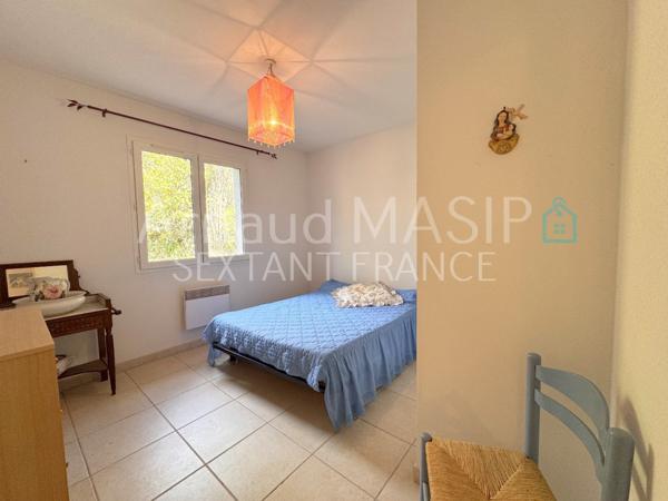 VILLA PLAIN PIED 4F, 3 CHAMBRES AVEC TERRASSES, JARDIN ET GARAGE, EMPLACEMENT CALME