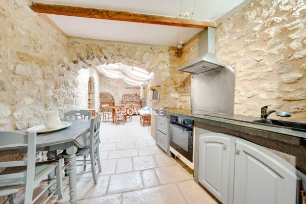 Pertuis (84120) Maison de village T3 - 87m² - Pertuis centre