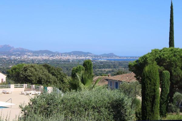 Appartement  Roquebrune sur Argens de 87m² vue Mer