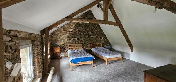 centre bourg, maison de village jumelée par pignons dur 2 niveaux 120 m² hab - 3 chambres