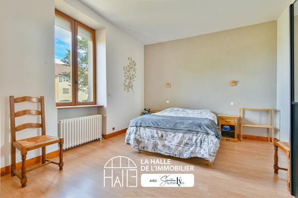 Maison
         8 pièces
        - 171 m² Exclusivité 298 200 € *