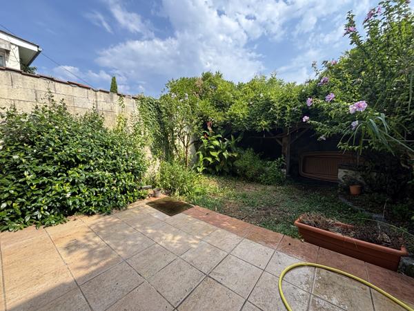 Maison
         3 pièces
        - 72 m² 375 000 € *