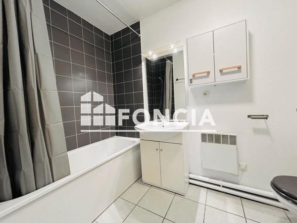 Location Appartement 2 pièces 32.5 m² - BOULEVARD DU 11 NOVEMBRE 1918 Toulon 83000