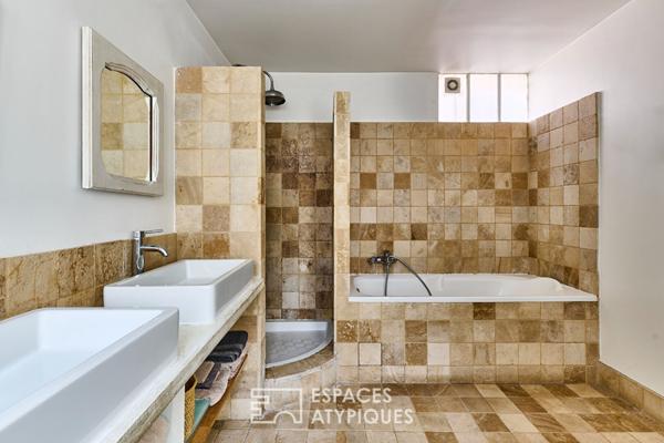 Ancien atelier d’artiste aménagé en duplex à Montmartre