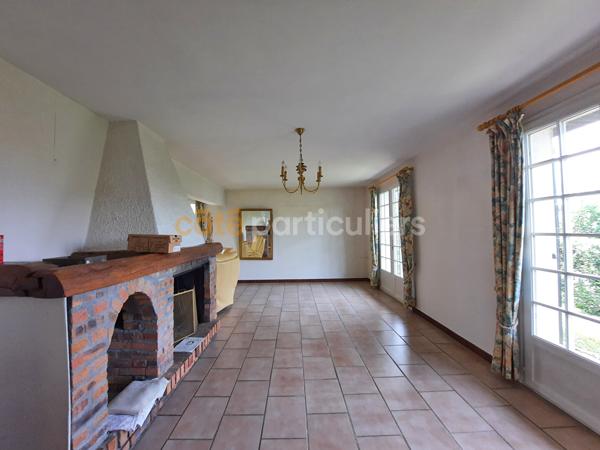 Vente
                Maison138 m² - 6 Pièces -
                    DOLE (39100)