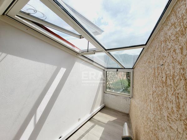 Local commercial  + appartement t2 Chateau Arnoux