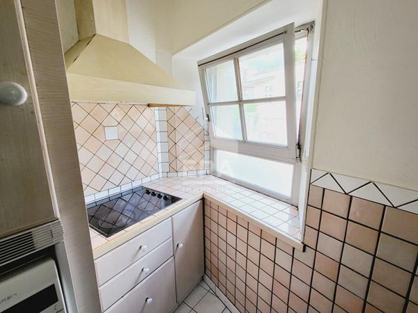 Local commercial  + appartement t2 Chateau Arnoux