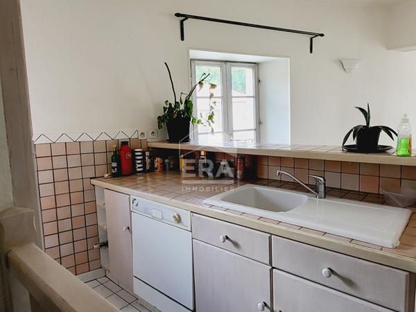 Local commercial  + appartement t2 Chateau Arnoux