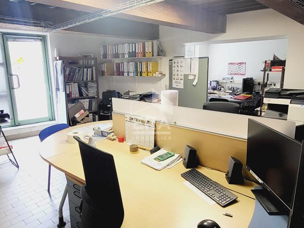 Local commercial  + appartement t2 Chateau Arnoux