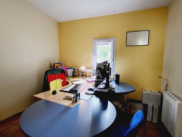 Local commercial  + appartement t2 Chateau Arnoux