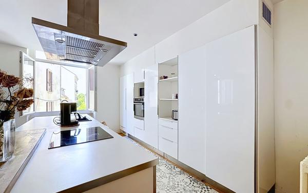 Appartement à vendre    6 pièces • 139 m2 Rodez