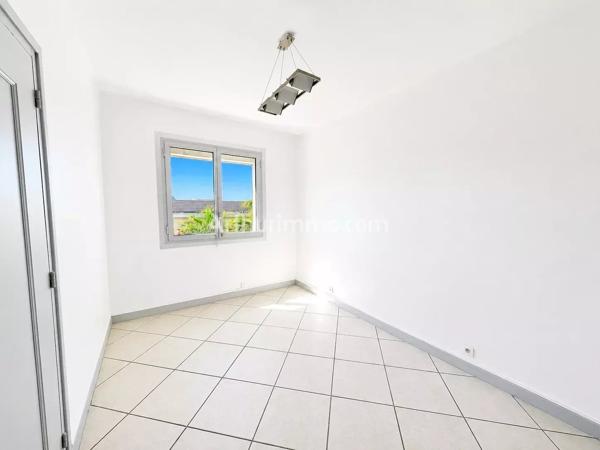 Vente                                                      Appartement
                        
                     4 pièces                      76 m2                     à Sainte-Maxime