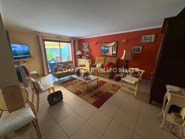 Appartement
                                                                                                                                                                                                                                                                                                                        8 pièce(s)                                                                                                                                                                                                          2 chambre(s)                                                                                                                                                                                                          110  m²
