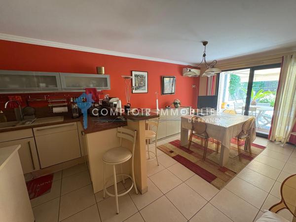 Appartement
                                                                                                                                                                                                                                                                                                                        8 pièce(s)                                                                                                                                                                                                          2 chambre(s)                                                                                                                                                                                                          110  m²