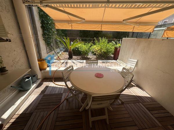 Appartement
                                                                                                                                                                                                                                                                                                                        8 pièce(s)                                                                                                                                                                                                          2 chambre(s)                                                                                                                                                                                                          110  m²