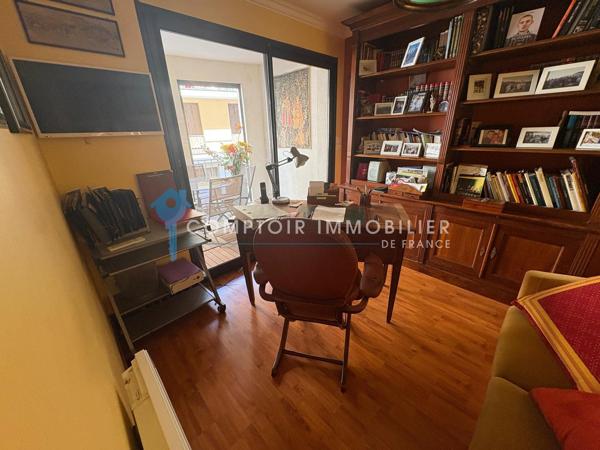 Appartement
                                                                                                                                                                                                                                                                                                                        8 pièce(s)                                                                                                                                                                                                          2 chambre(s)                                                                                                                                                                                                          110  m²