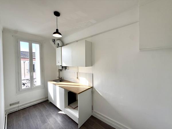 Drancy (93700) Studio à 13min à pied du métro 7, proche futur métro 16 et 17