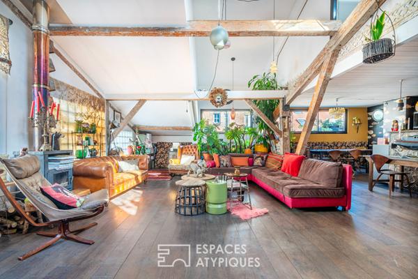 Duplex en dernier étage sur cour avec terrasse