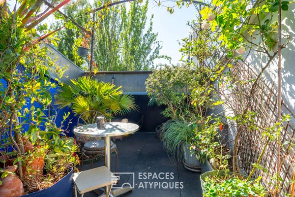 Duplex en dernier étage sur cour avec terrasse