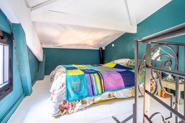 Duplex en dernier étage sur cour avec terrasse