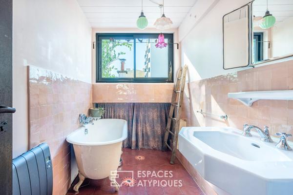 Duplex en dernier étage sur cour avec terrasse