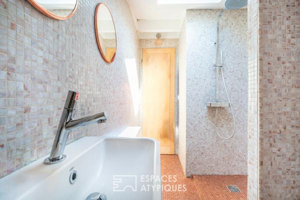 Duplex en dernier étage sur cour avec terrasse